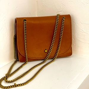 Real leather Madewell bag. Can be over the shoulder or cross body bag.